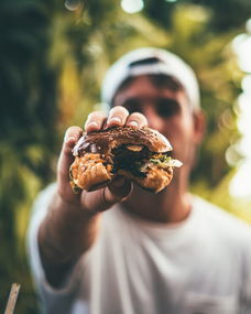 男人的餐桌革命，全面揭秘那些守护健康的硬汉食物